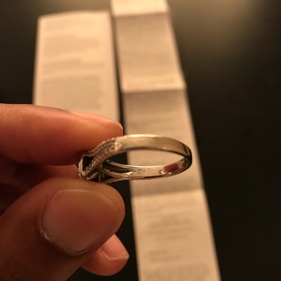 Diamond Wedding ring and engagement set. - Picture 5 of 8